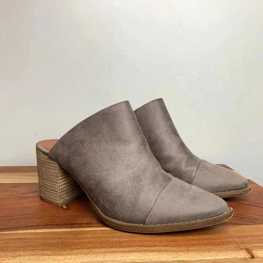 Report Tisha Faux Suede Leather Mules Clogs Pointed Toe Gray Taupe Shoes sz 7.5